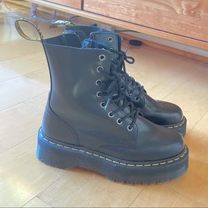 PLATFORM DOC MARTENS